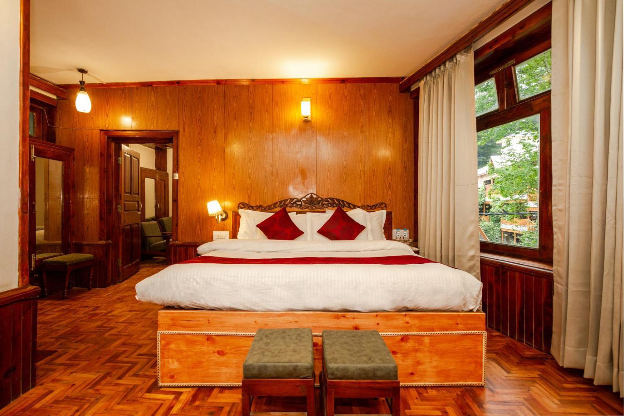 Holiday Home International -Vivaan Stays Manāli Exteriör bild