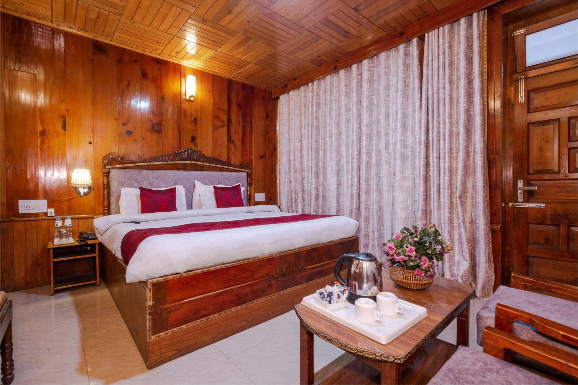 Holiday Home International -Vivaan Stays Manāli Exteriör bild