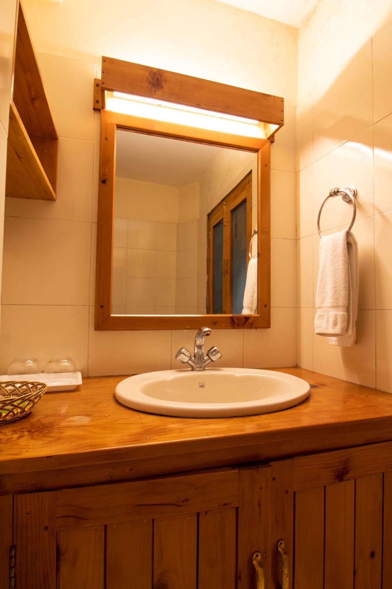 Holiday Home International -Vivaan Stays Manāli Exteriör bild